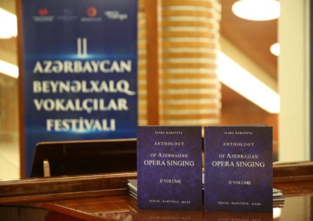 В рамках II Азербайджанского международного фестиваля вокалистов во Дворце Гейдара Алиева прошла презентация книги "Антология азербайджанского оперного искусства"