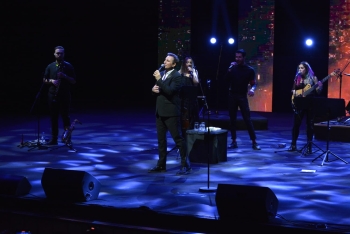 Yanvarın 14-də Heydər Əliyev Sarayında məşhur türk ifaçısı Rafet El Roman konsert proqramı ilə çıxış edib.