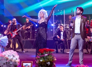 Xalq artisti Brilliant Dadaşova Heydər Əliyev Sarayında "Ürəklə Sizinlə" adlı konsert proqramı ilə çıxış edib.