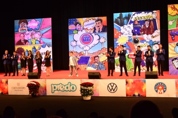 Planet Parni iz Baku KVN teatrının təqdimatında "Bizim Gülüş Müəllim" adlı yeni konsert proqramı
