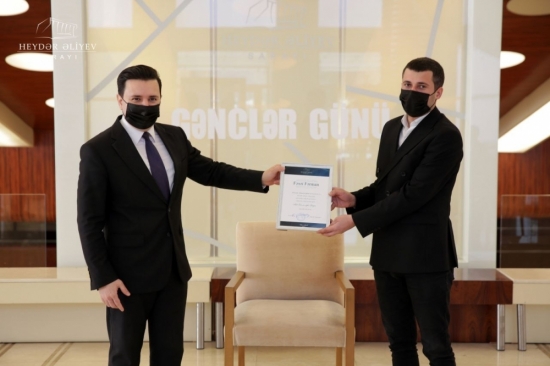 Youth is our future: Ramil Gasimov presented certificates to the young employees