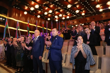 Heydər Əliyev Sarayında “Tarix yazan imza” adlı xeyriyyə tədbiri