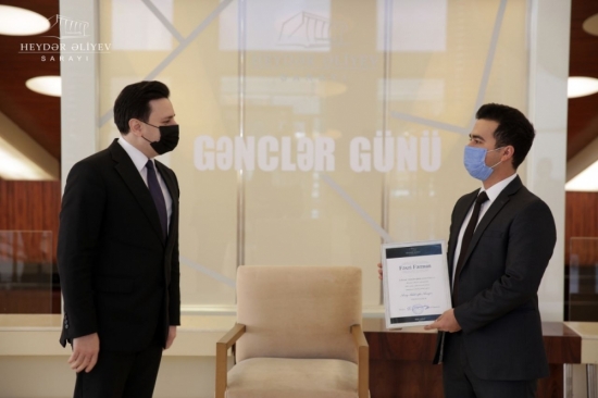 Youth is our future: Ramil Gasimov presented certificates to the young employees