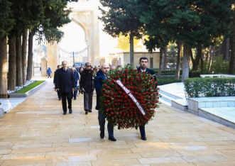 Employees of the Heydar Aliyev Palace visited the grave of the great leader Heydar Aliyev