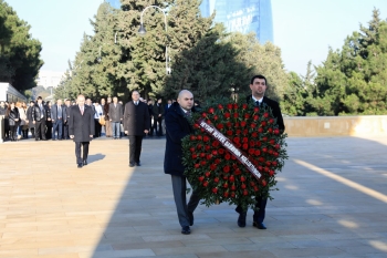 Employees of the Heydar Aliyev Palace visited the grave of the great leader Heydar Aliyev