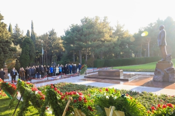 Employees of the Heydar Aliyev Palace visited the grave of the great leader Heydar Aliyev