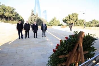 Employees of the Heydar Aliyev Palace visited the grave of the great leader Heydar Aliyev