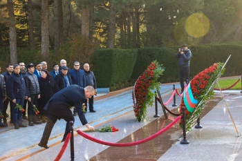 Employees of the Heydar Aliyev Palace visited the grave of the great leader Heydar Aliyev